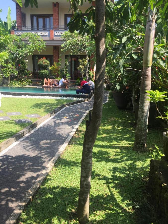 Umah Dangin Guest House Ubud Extérieur photo